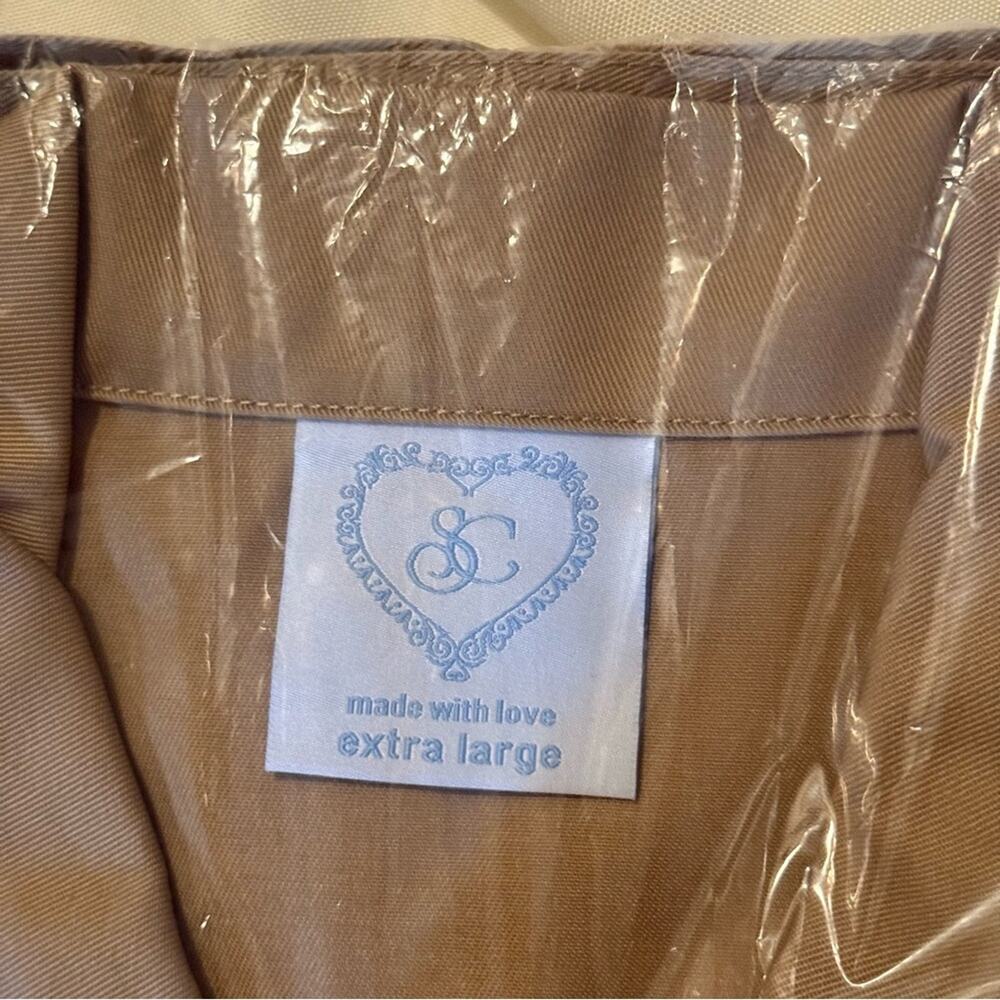 Sabrina Carpenter VIP Merch - Tour Jacket, Clear Drawstring Bag & Espresso Visor - Picture 5 of 14